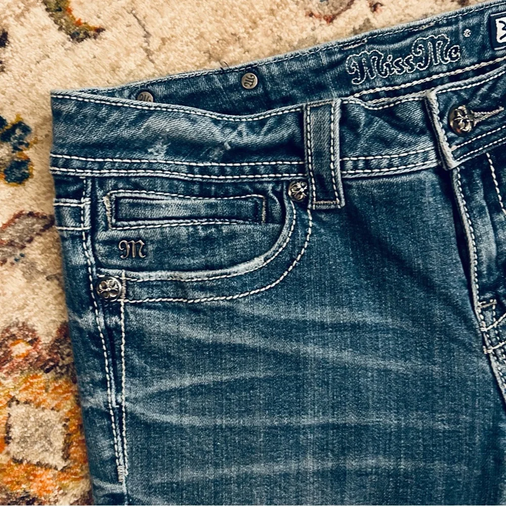 Miss Me Capris with Wing Pocket Detail - Picture 3 of 10